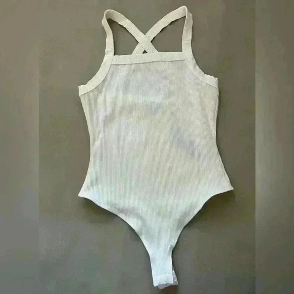 NWT Lulus Ribbed cross back bodysuit in cream size L - Picture 1 of 6